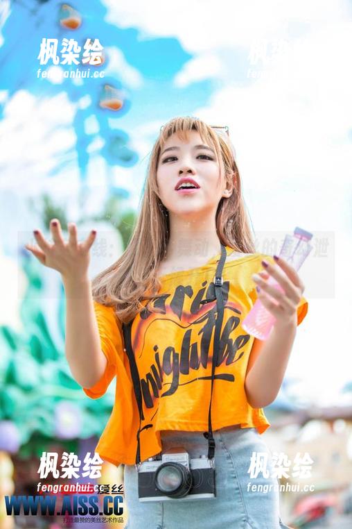小特务在线：原图下舞动，爱丝的奇幻泄密全天候开启！