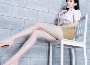 Beautyleg - Maggie冒险高跟鞋：她的套图让我想起年轻的傻瓜梦。