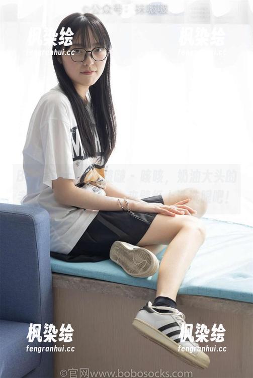 BoBoSocks袜啵啵-奶油 BoBoSocks袜啵啵 - 咳咳,奶油大头的老头乐挠脚心花絮,来壁纸上洗洗眼吧!