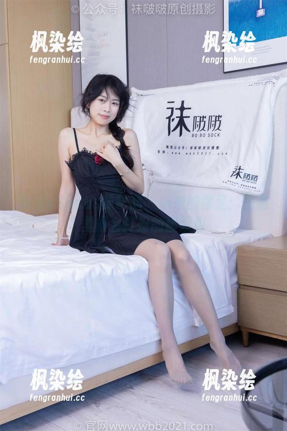 BoBoSocks袜啵啵-小米 BoBoSocks袜啵啵 - 小米的裸足:图包里最会打扮的那双脚