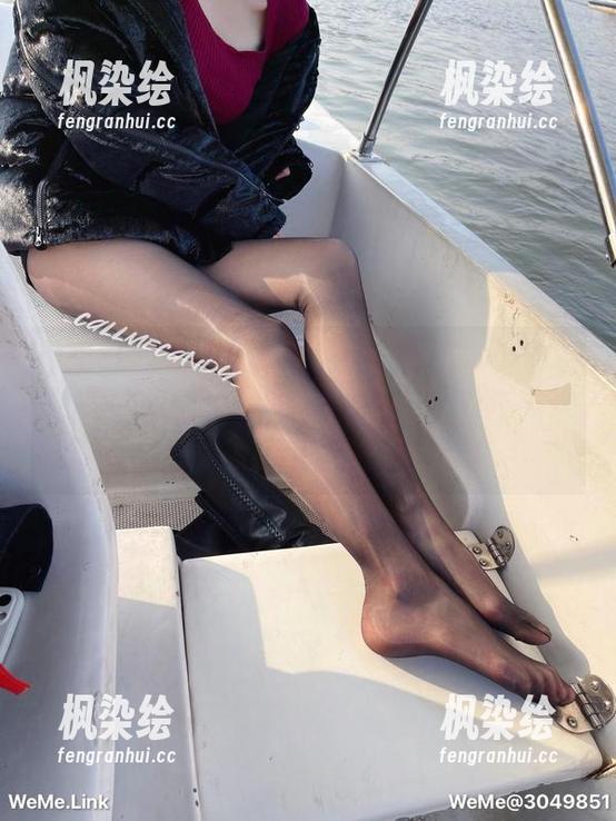Callmecandy 微密圈 - 最新图册,Callmecandy的连衣裙藏着一种无声的诱惑,让人时不时想靠近。