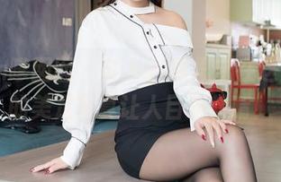 Feilin嗲囡囡 - SiByl李思宁在这里，她的美足写真让人目不转睛！