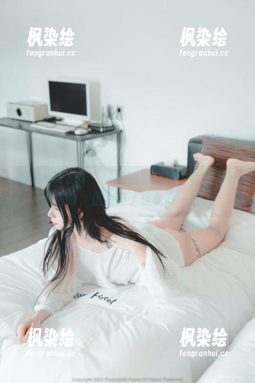 翻开Hizzy(히지)的睡衣合集：每天都有新宿命，但我忘了这是哪一天。