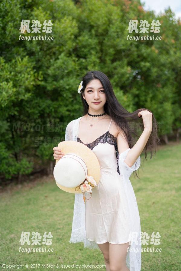 MiStar魅妍社-李梓熙 MiStar魅妍社 - 抗拒不了的睡衣诱惑,李梓熙的写真套图我见犹怜!