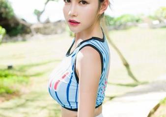 MiStar魅妍社 - 王婉悠Queen的海边写真合集：那件伞不只是用来遮阳的嘛，对吧？