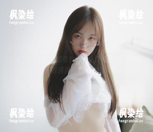 Sia(시아)与护士的奇妙组合，没有正经的圣光，只有满满的美图时刻！