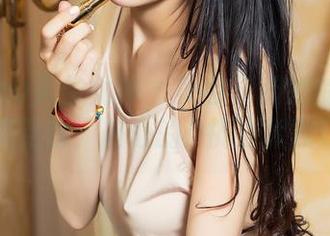 TouTiao头条女神 - 美会子和她的内衣合集：来到这，内心的D挑剔默默归位。