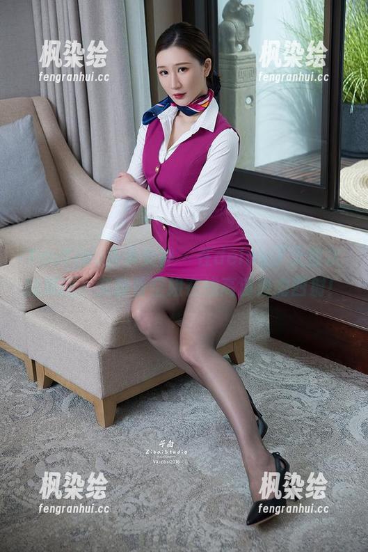 TouTiao头条女神-艾静香 TouTiao头条女神 - 在delay了无数次的航班,艾静香空姐在线高清热力四射!