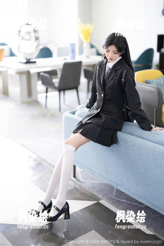 XIAOYU语画界 - 小沫琳：这职业装穿得像走在红毯上