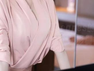 Xiuren秀人网 - 卓君Jeanes的泳装美图，难道泳池也是个摄影棚？