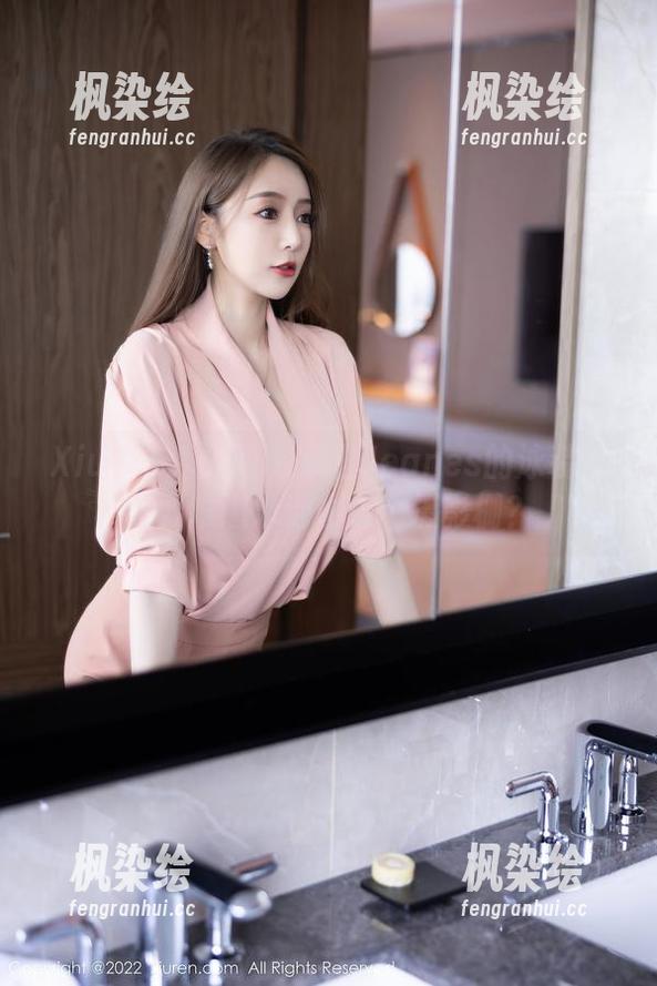 Xiuren秀人网-卓君Jeanes Xiuren秀人网 - 卓君Jeanes的泳装美图,难道泳池也是个摄影棚?