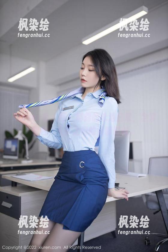 Xiuren秀人网 - 娜露的泳池日常，全套图包，光影之间的闲聊时刻。