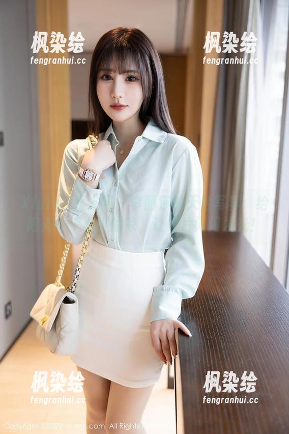 Xiuren秀人网 - 李丽莎的天台写真：给阳光一个小小的家，让照片闪闪发光！