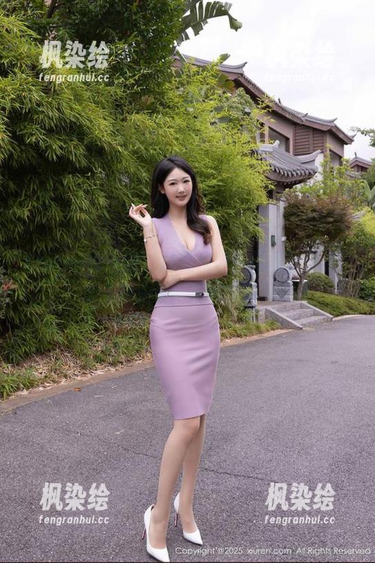 Xiuren秀人网-闵妮 Xiuren秀人网 - 原图来啦!闵妮告诉你,穿上职业装,走路都带风。