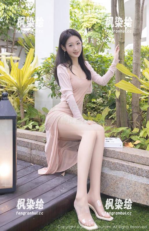 Xiuren秀人网-顾楚楚Maily Xiuren秀人网 - 黑白写真特辑,顾楚楚Maily的眼神比画面还要深邃