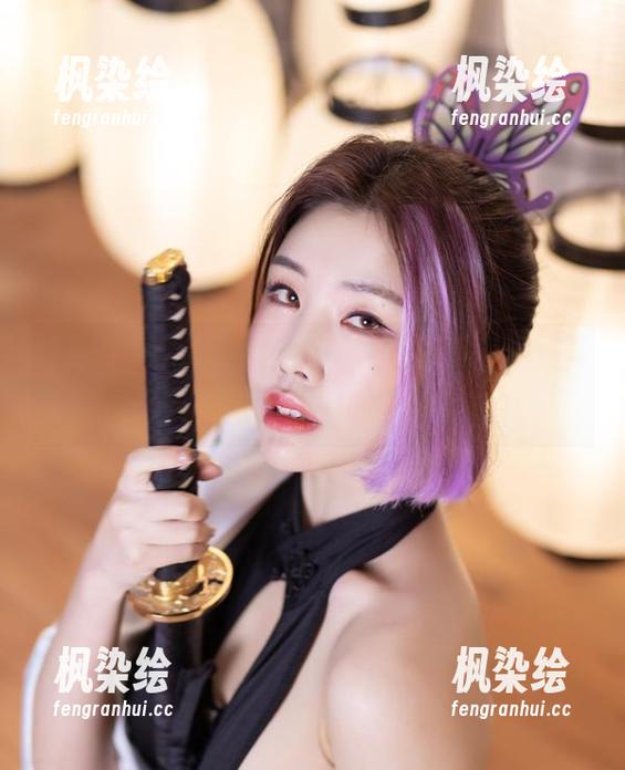镂空与Yebin(전예빈)：一组写真套图，看似冷静，实则暗流涌动！