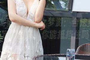 YouMi尤蜜荟 - 少女梦游：合法萝莉带来的定制图集，你能抵挡住吗？