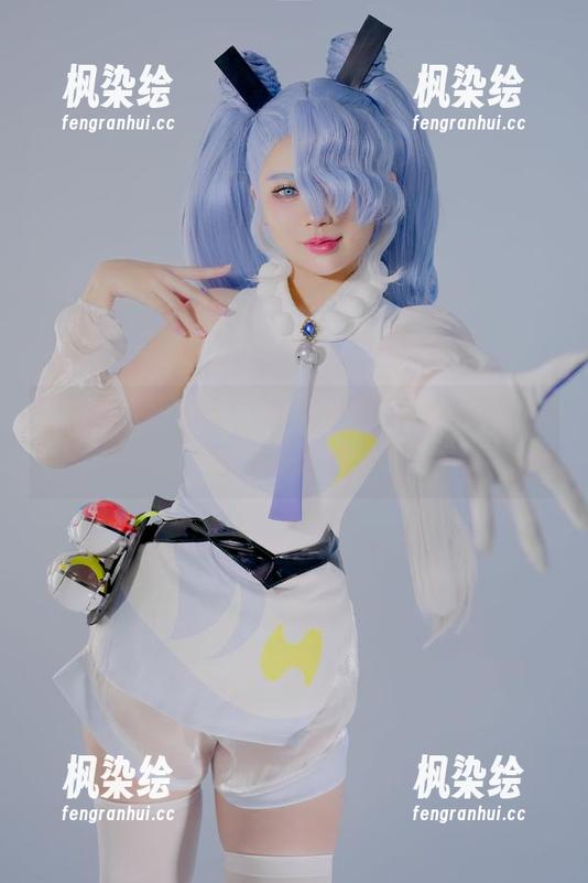 ZinieQ 礼服的另类解读,ZinieQ带来的美图、图包大开眼界。