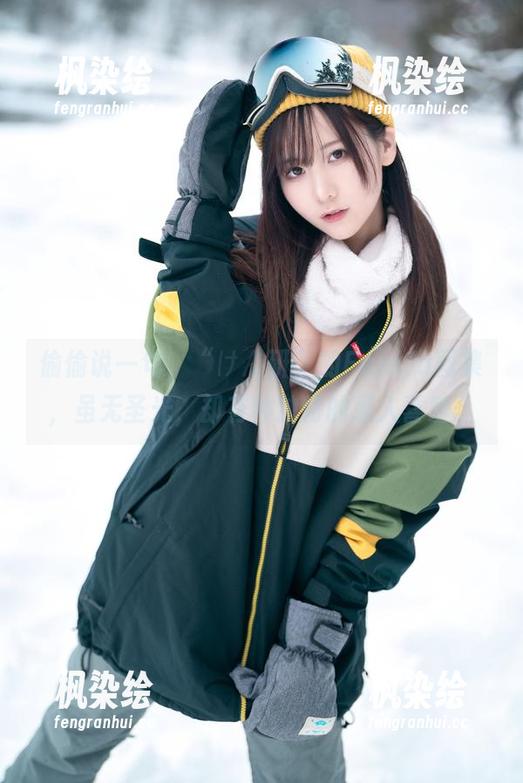 偷偷说一句，“けん研”的Fantia图集，虽无圣光，却有种独特的惹人喜爱。