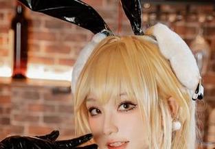 遇见七七娜娜子的私房，少女在镜头前的那种小害羞，有种让人想保护的冲动。