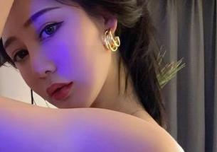 微密圈 - 我在不爱笑的赛琳的白丝定制图片中迷失了，可以随便聊聊么？