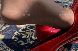 微密圈 - 撩人又不露，丝月神美脚写真图册里的每一寸都让人欲罢不能！