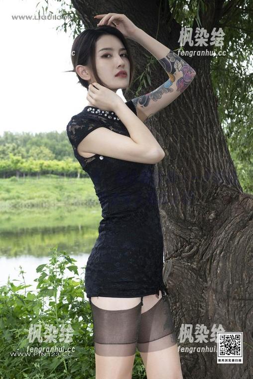 丽柜-子晴 丽柜 - 资源不多,黑色却很美——子晴的写真集也太令人着迷了吧