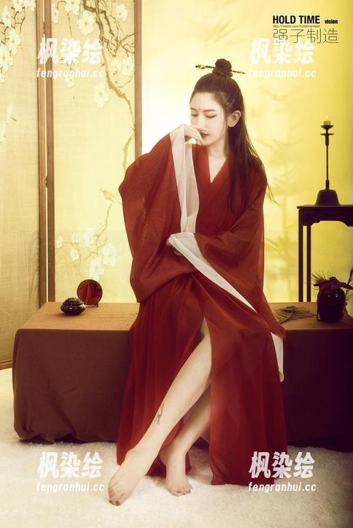 丽柜-尔尔 丽柜 - 尔尔的林间水影:这组写真果然没让我失望,图片里多了点神秘感呢!