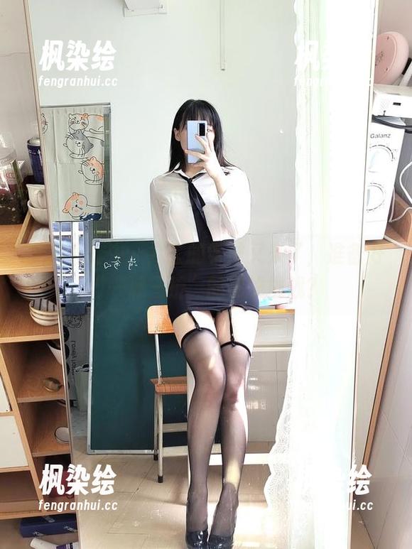 美图轰炸中，九言的学妹又来了，准备好“一波三折”的视线挑战？