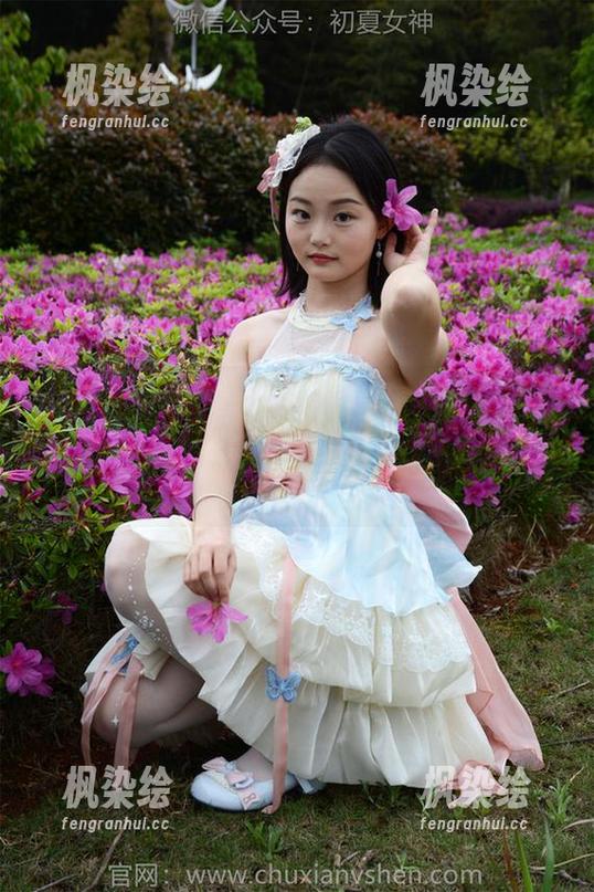 初夏女神-环环 初夏女神 - 杜鹃女孩——环环的私拍美图,满含着一种不经意的优雅,真让人想多看几眼。