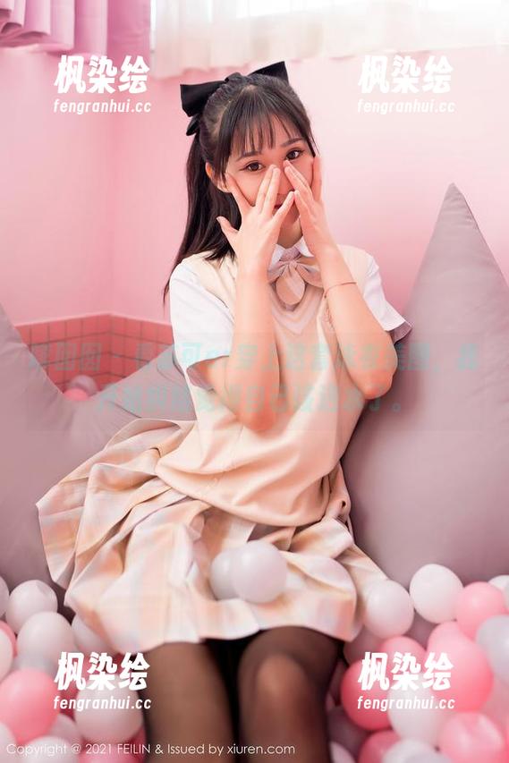 嗲囡囡 - 看苏可er穿上这套泳衣美图，我开始纠结觉得自己该进水了。