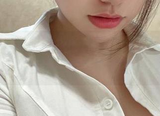 微密圈 - 奶宝妹纸的原图，分享给你们，虽然“让你着迷”这句听起来是种调用。