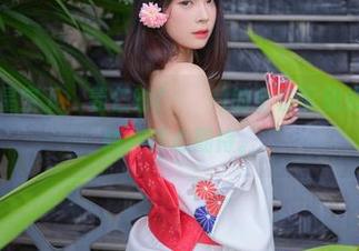 在豹纹的星空下，姜仁卿(강인경)的全套下载像蜗牛似的转，满心期待。
