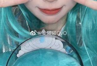 图册快递到啦！安曜曜的连衣裙合集，发现自己需要整理一下衣柜。