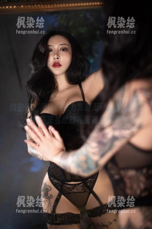 微密圈 - 吊带的魅力真是无可抵挡,尤其是在宋昱欣的私房照片里。