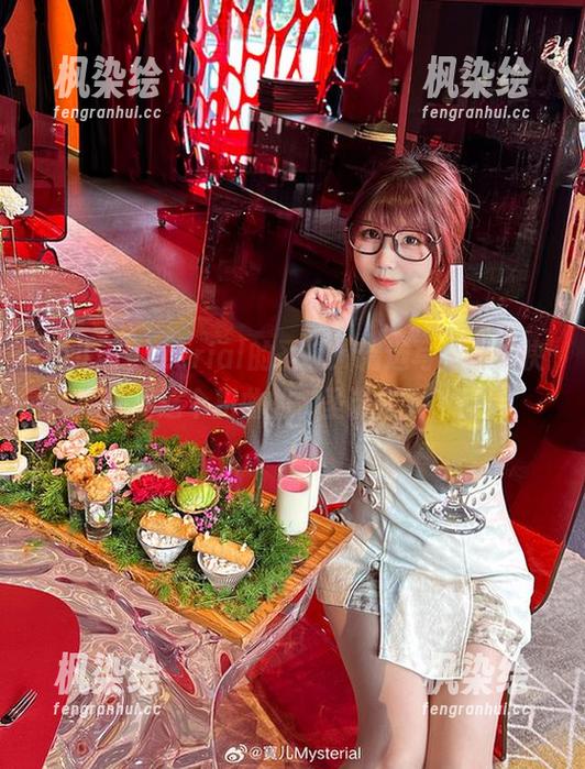 宝儿mysterial 宝儿mysterial的圣诞:精选写真集,快来看这个扭曲的‘圣诞老人’!