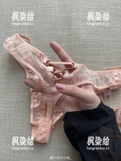 微密圈 - 宸大小姐的浴缸日常，在线图集让人疑惑：这是洗澡还是拍时装秀？