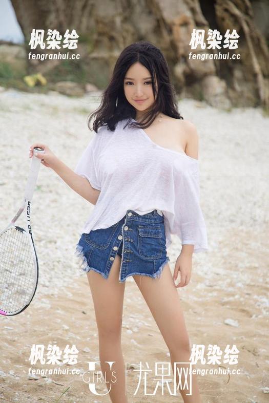 尤果网 - 写真里的李思宁，天台上那抹奇怪的舒适好像穿越了时空。
