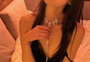 微密圈 - 带着一点水汽，这就是阿朱啊的浴缸私拍，总是别有一番风味。