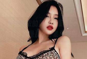 微密圈 - 蕾丝内衣的美丽，张鑫baby的写真集分享就是那么朴素又特别。