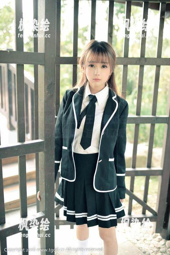 推女神-施忆佳 推女神 - 施忆佳的女王写真就在这里,壁纸已经显得太过平凡了呀。
