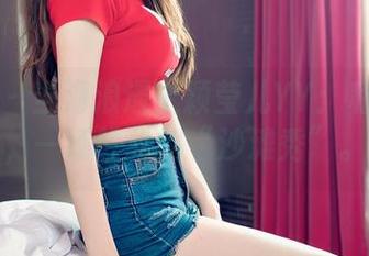 推女神 - 当海浪遇上颖莹儿YY：私拍作品，一场轻松的“沙滩秀”。