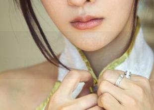 推女郎 - 易阳，你是在和纯白较劲吗？图包里的美图让我有些挫败感！