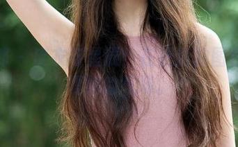 推女郎 - 皮衣与星辰：在更新的图包里捉摸她的气场。
