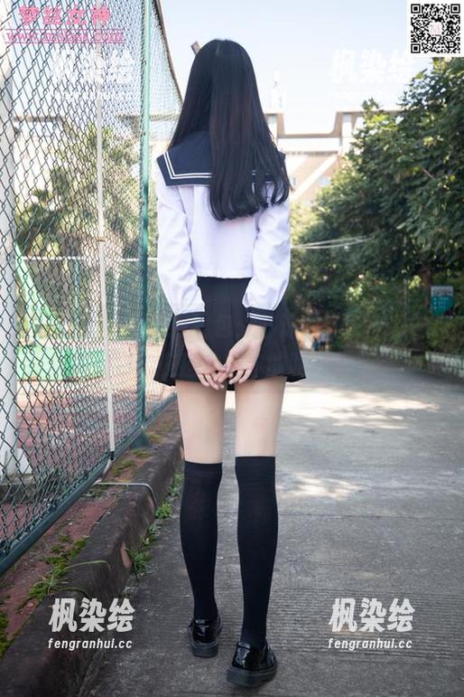 梦丝女神-苏沐 梦丝女神 - 私房图包:苏沐的细长腿,像是走在延伸宇宙的路上!