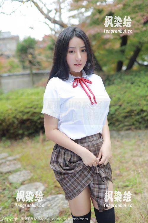 模范学院 - 唐琪儿il的灰丝写真——你的衣橱真缺这一条吗？
