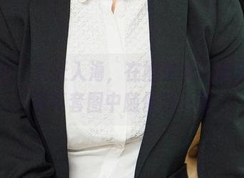 爱尤物 - 上天入海，在娜依灵儿的水手服写真套图中随便遛一圈