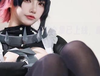 警告！狐洛洛子的短裤合集已上线，眼妆要啥都有！