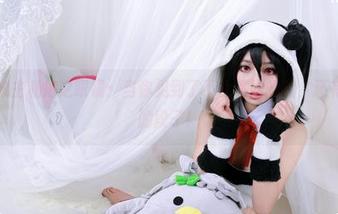 白易子教主私拍之眼镜：当你见到了不止是她的脸，还有她背后的段子！