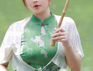 秀人网 - 我在看娜比的美足写真，图集中满是让人起疑的小细节，画外音想多了。